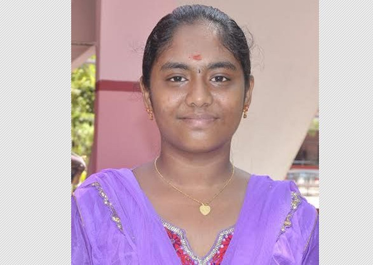10ம் வகுப்பு பொதுத்தேர்வு: மாநிலத்தில் 3ம் இடம் பிடித்த சிதம்பரம் மாணவி