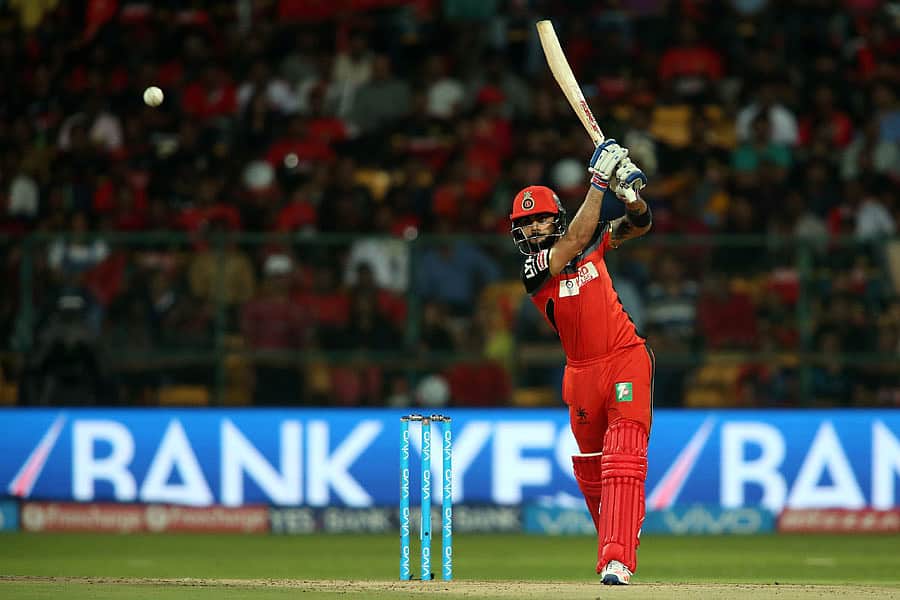 ஐபிஎல்: அதிக சிக்ஸர்கள் அடித்த வீரர் யார்?