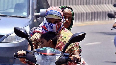 தகிக்கும் வெப்பம்: தில்லி மக்களுக்கு மஞ்சள் நிற எச்சரிக்கை