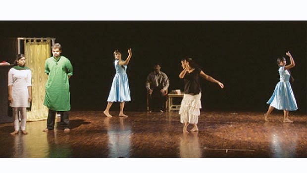 பெங்களூருவைக் கலக்கி வரும் நாடகக் குழு!