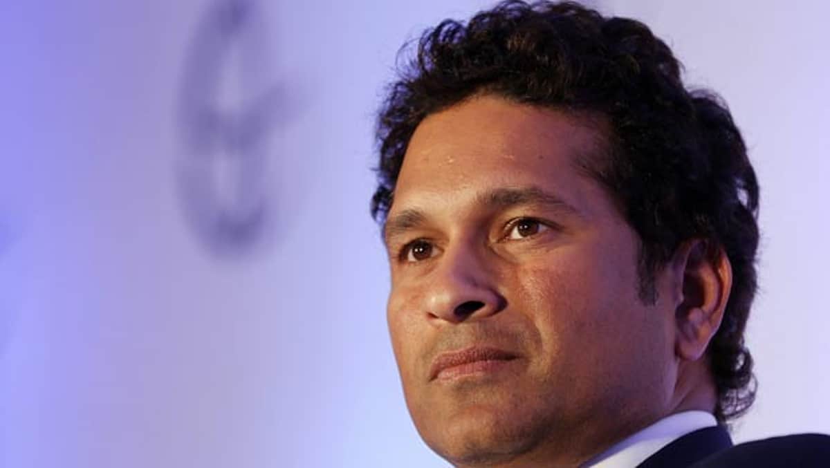 51 ஆண்டுகள் பழமைவாய்ந்த பள்ளியை சீரமைக்க எம்.பி நிதியிலிருந்து டெண்டுல்கர் உதவி