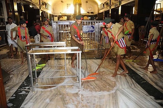 சிலை கடத்தல் மன்னன் தீனதயாளன் ஸ்ரீவில்லிபுத்தூர் சிறப்பு நீதிமன்றத்தில் ஆஜர்