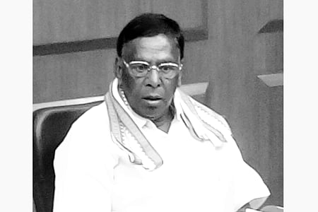 புதுவையில் இருந்து ரௌடிகளை வெளியேற்ற காவல்துறைக்குமுதல்வர் நாராயணசாமி உத்தரவு