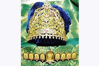 சிதம்பரம் நடராஜர் கோயிலுக்கு தங்கக் கிரீடம், ஒட்டியாணம்