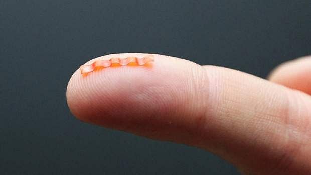 விரல் நுனியளவு ரோபோ!