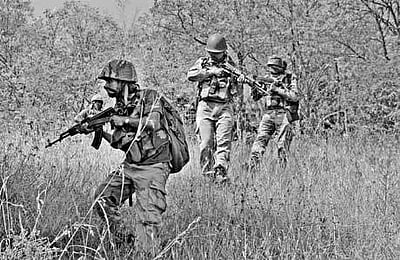 ஜம்மு - காஷ்மீரின் பல்வேறு இடங்களில் தீவிர தேடுதல் வேட்டை! 