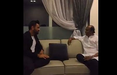 சூப்பர் ஸ்டார் ரஜினிகாந்தை சந்தித்த கிரிக்கெட் வீரர் தோனி!