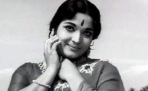 தேவிகா: 3. நடிப்பு தண்ணீர் பட்ட பாடு..!