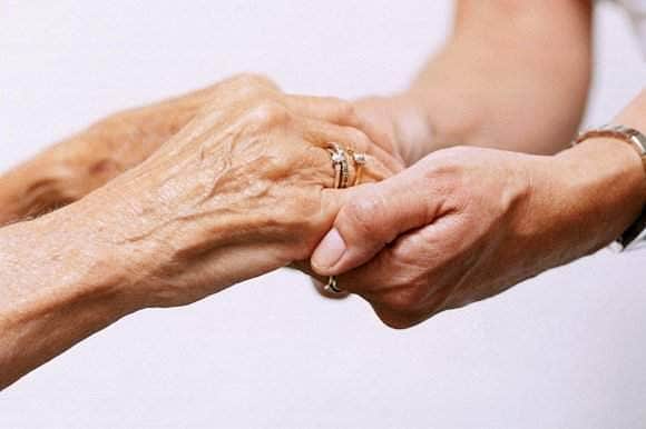 தனியாக வசிக்கும் முதியவர்களை பராமரிக்க மத்திய அரசு திட்டம்: மத்திய இணை அமைச்சர்