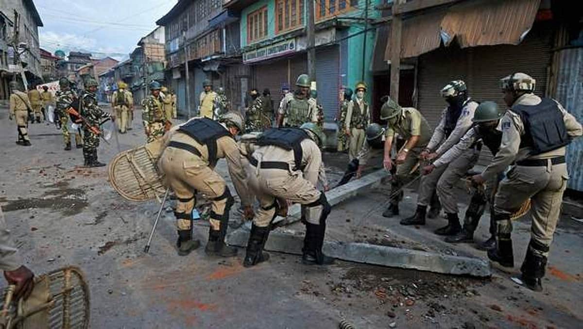 ஸ்ரீநகரில் ஊரடங்கு தளர்வு: உயிரிழப்பு 72 ஆக உயர்வு