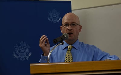 அமெரிக்க மக்களை குறிவைத்து இயங்கும் வேட்பாளர்கள்: அதிபர் தேர்தல் குறித்து தூதரக அதிகாரி பேச்சு! 