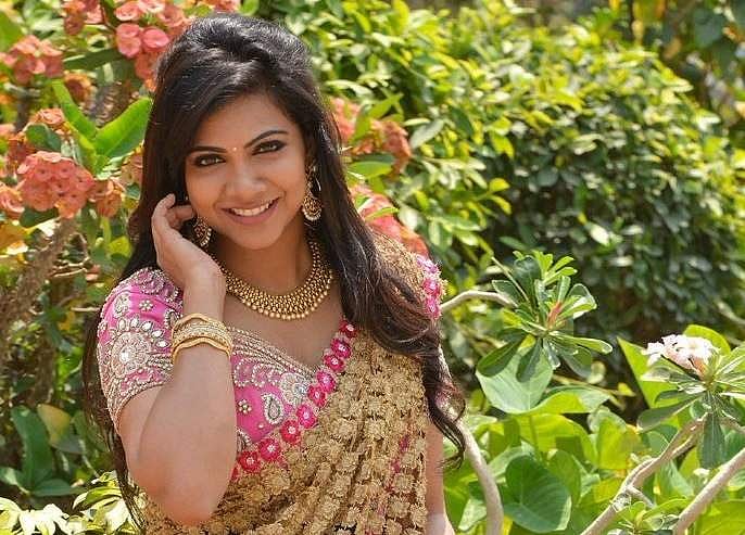 ஜல்லிக்கட்டுக்கு ஆதரவு தெரிவிக்கும் தமிழ் நடிகைகள் யார் யார்?