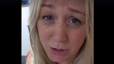 தன்னுடைய பிரசவத்தை 'பேஸ்புக் லைவ்' வீடியோவில் பகிர்ந்த இங்கிலாந்து பெண்!