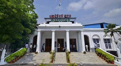 இனி 'அதிமுக அம்மா சசிகலா அணி' உறுப்பினர்கள் என அழைக்க வேண்டும்: புதுச்சேரி பேரவையில் சலசலப்பு