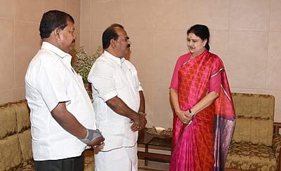 அரசியலில் இருந்து விலகும் முடிவை மாற்றிக் கொண்டார் நாஞ்சில் சம்பத்: காரணம் குறித்து விளக்கம்