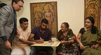 கண்தானம் செய்தார் இந்திய கிரிக்கெட் அணி வீரர் அஸ்வின்!