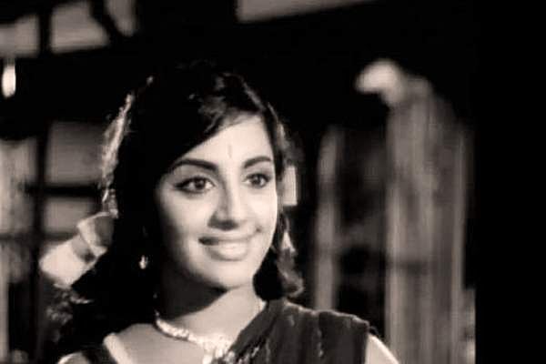 அவார்டா? எதுக்குவேனும் அவார்ட்? -  ஸ்ரீ வித்யா 