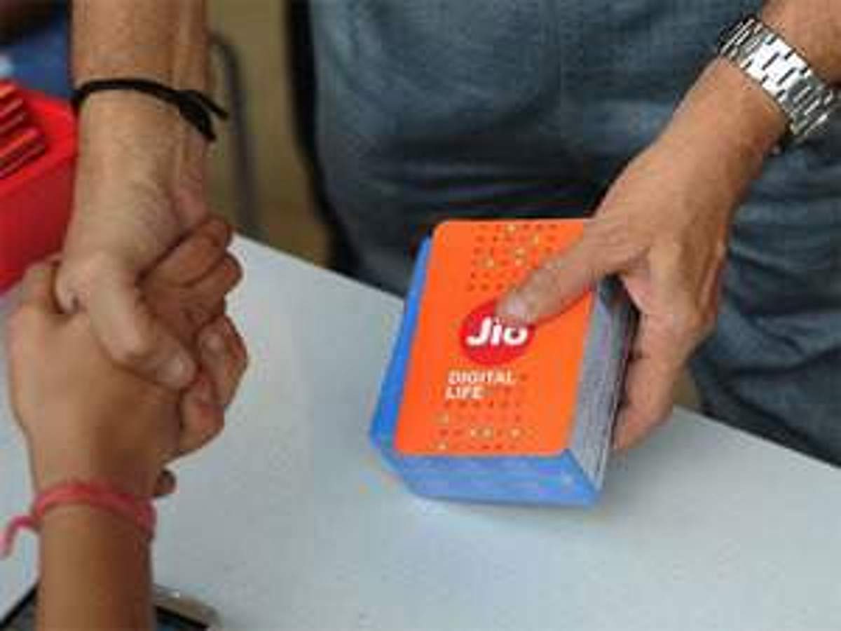 வாடிக்கையாளர்களுக்கு ஜியோவின் 'தீபாவளி ஸ்பெஷல்' என்ன தெரியுமா?