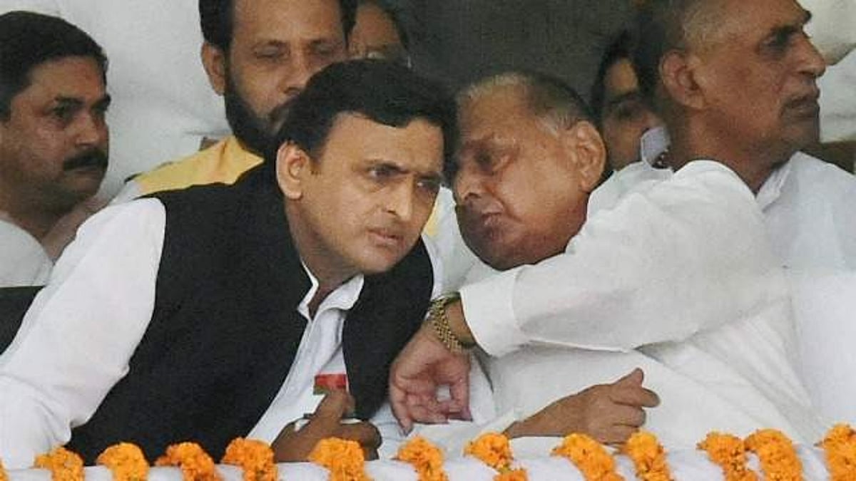 ஒரு வருடத்திற்குப் பிறகு ஒரே மேடையில் முலாயம் மற்றும் அகிலேஷ்!