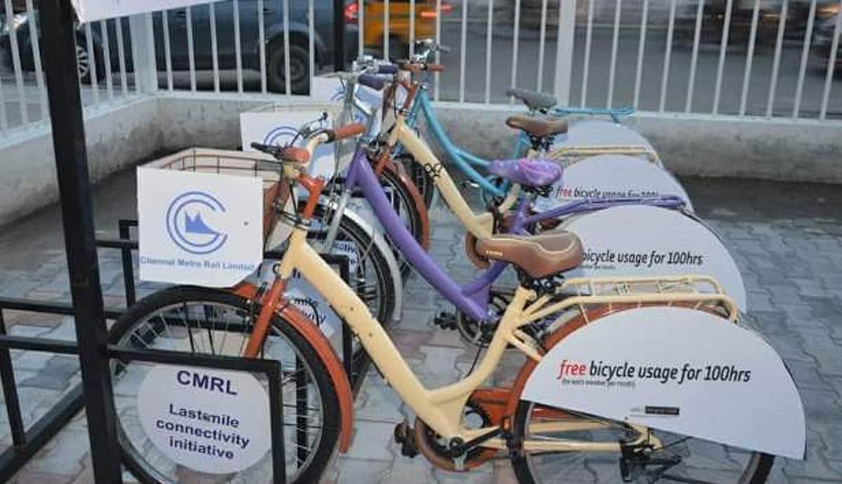 மெட்ரோ ரயில் நிலையத்தில் இருந்து ராஜ்பவனுக்கு சைக்கிளில் சென்ற தெலங்கானா ஆளுநர்