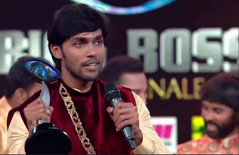 'பிக் பாஸ்' நிகழ்ச்சியை ஆரவ் வென்றது எப்படி?: சிநேகன் ஆதரவாளர்கள் கேள்வி!