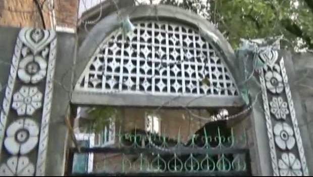 ஜம்மு-காஷ்மீர் ஆளும்கட்சி எம்.எல்.ஏ. வீட்டில் பயங்கரவாதிகள் குண்டுவீசி தாக்குதல்