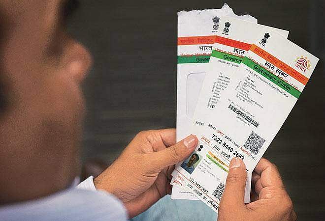 வங்கிக் கணக்குடன் ஆதார் இணைப்பு கட்டாயம் என்று ஆணை பிறப்பிக்கவில்லை: ரிசர்வ் வங்கி புதிய விளக்கம் 