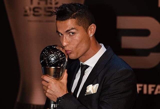 ஃபிஃபா விருது: சிறந்த கால்பந்து வீரர் - ரொனால்டோ!