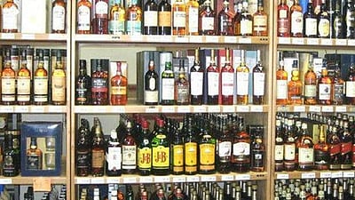 மதுபான கடைகளில் மகளிரை வேலைக்கு நியமிக்கலாம்: கேரள உயர் நீதிமன்றம் அதிரடி