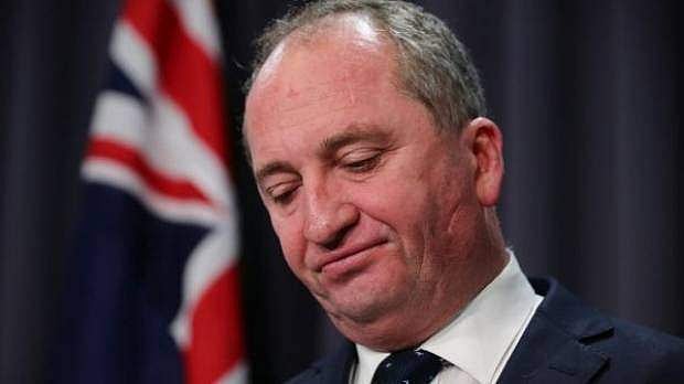 இரட்டைக் குடியுரிமை சர்ச்சை: தகுதி நீக்கம் செய்யப்பட்ட ஆஸ்திரேலிய துணைப் பிரதமர்!