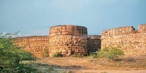 தெரிந்த பெயர் தெரியாத விவரம்: கமுதி கோட்டை