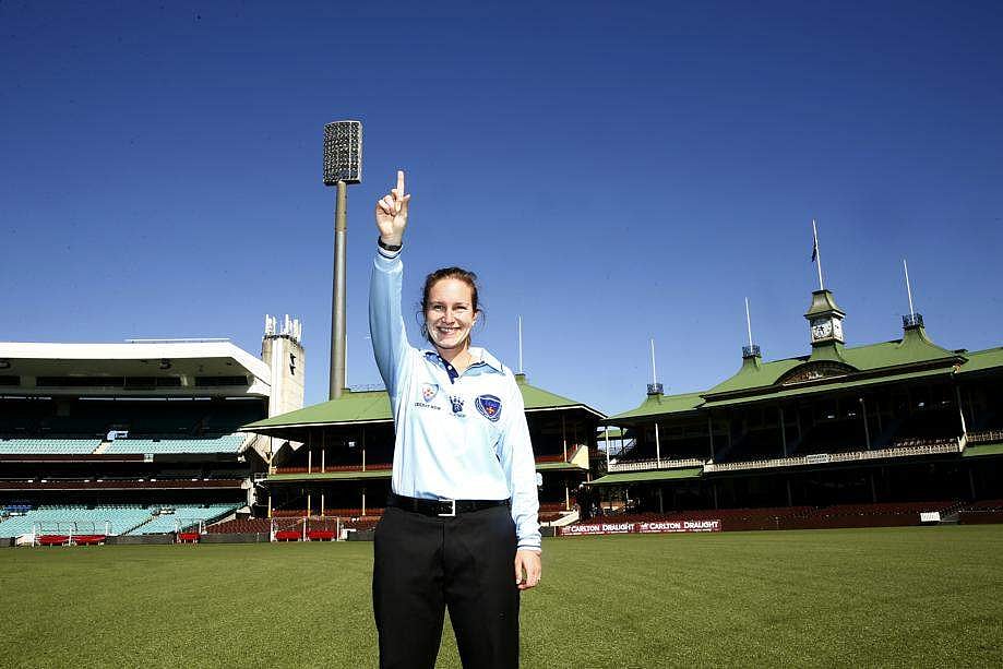 ஆஸ்திரேலிய ஆண்கள் கிரிக்கெட் போட்டியில் பணியாற்றவுள்ள முதல் பெண் நடுவர்!