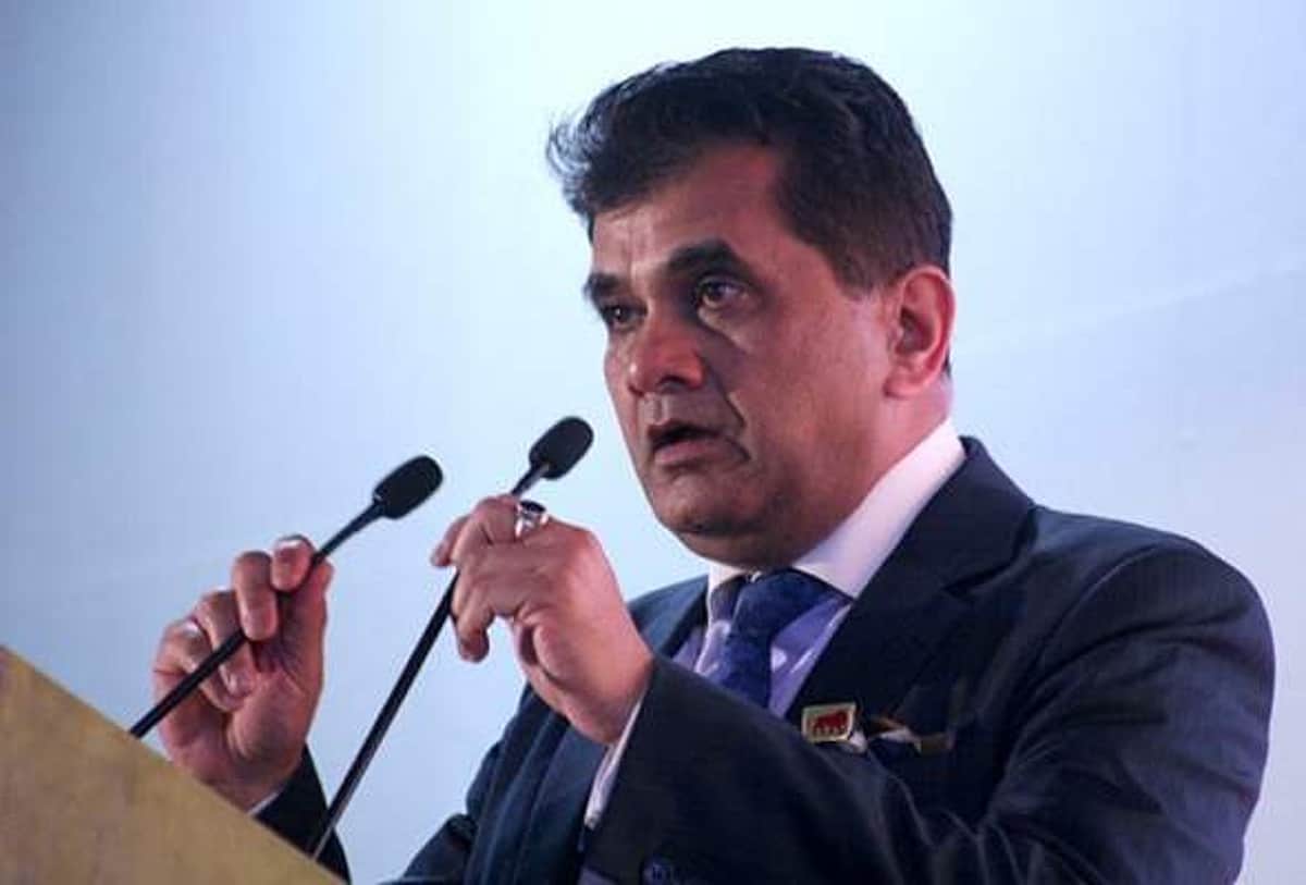 4 ஆண்டுகளுக்குள் டெபிட், கிரெடிட் கார்டுகள், ஏ.டி.எம் எண்ணிக்கை குறைக்கப்படும்: அமிதாப் கண்ட் அதிரடி பேச்சு