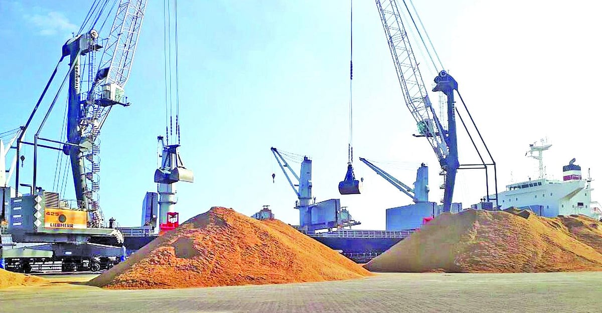 துறைமுகத்தில் முடங்கிக் கிடக்கும் மலேசிய மணல்!