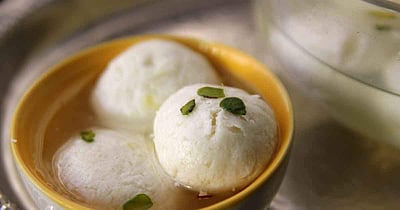 ரசகுல்லா யாருக்குச் சொந்தம்? புவிசார் குறியீடு போட்டியில் வெற்றி பெற்ற மேற்கு வங்கம்! 