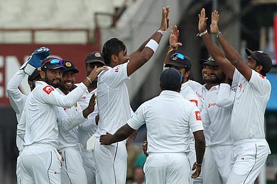 கொல்கத்தா டெஸ்ட்: 172 ரன்களுக்குச் சுருண்டது இந்திய அணி!