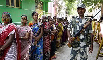 டிச.31-க்குள் ஆர்.கே.நகர் இடைத் தேர்தல்: பணிகளைத் தொடங்க உயர் நீதிமன்றம் உத்தரவு! 