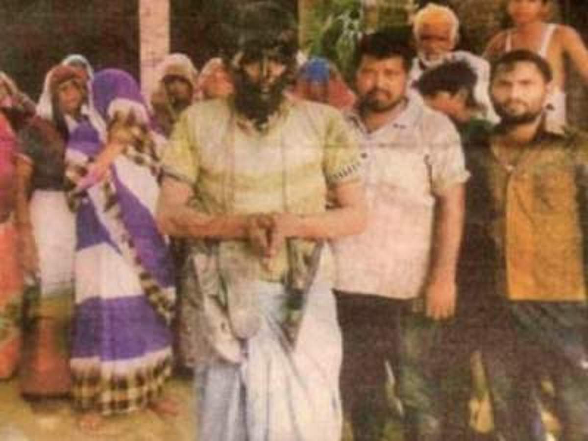 பெண்ணைச் சீண்டிய இளைஞர்: ஊராரின் சிறுநீர் குடிக்கும் தண்டனை வழங்கிய கிராமம்!