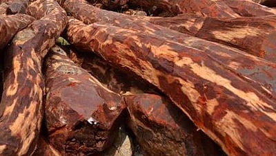 மண்டபம் அருகே ரூ. 50 லட்சம் மதிப்புள்ள செம்மரக்கட்டைகள் பறிமுதல்! 