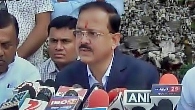 ஹபீஸ் சயீது விவகாரத்தில் பாக். இரட்டை வேடம்: பாதுகாப்புத்துறை இணையமைச்சர்