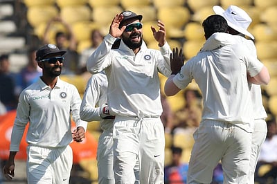 2-வது டெஸ்டில் இந்திய அணி இன்னிங்ஸ் வெற்றி! 166 ரன்களுக்குச் சுருண்டது இலங்கை!