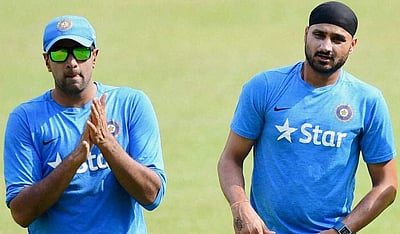 300 டெஸ்ட் விக்கெட்டுகள் எடுத்த அஸ்வினுக்கு ஹர்பஜன் சிங் வாழ்த்து!