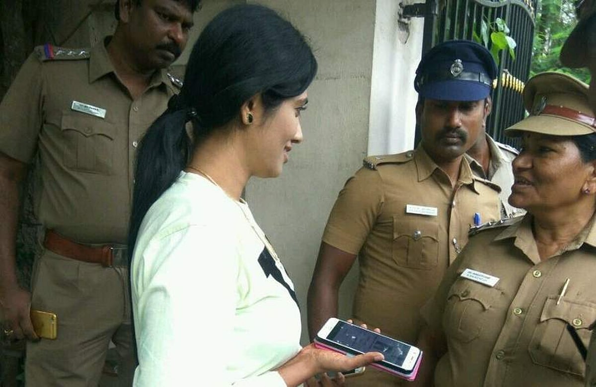 செவிலியர் போராட்டத்தில் கலந்துகொள்ள பிக் பாஸ் ஜூலிக்கு அனுமதி மறுப்பு!