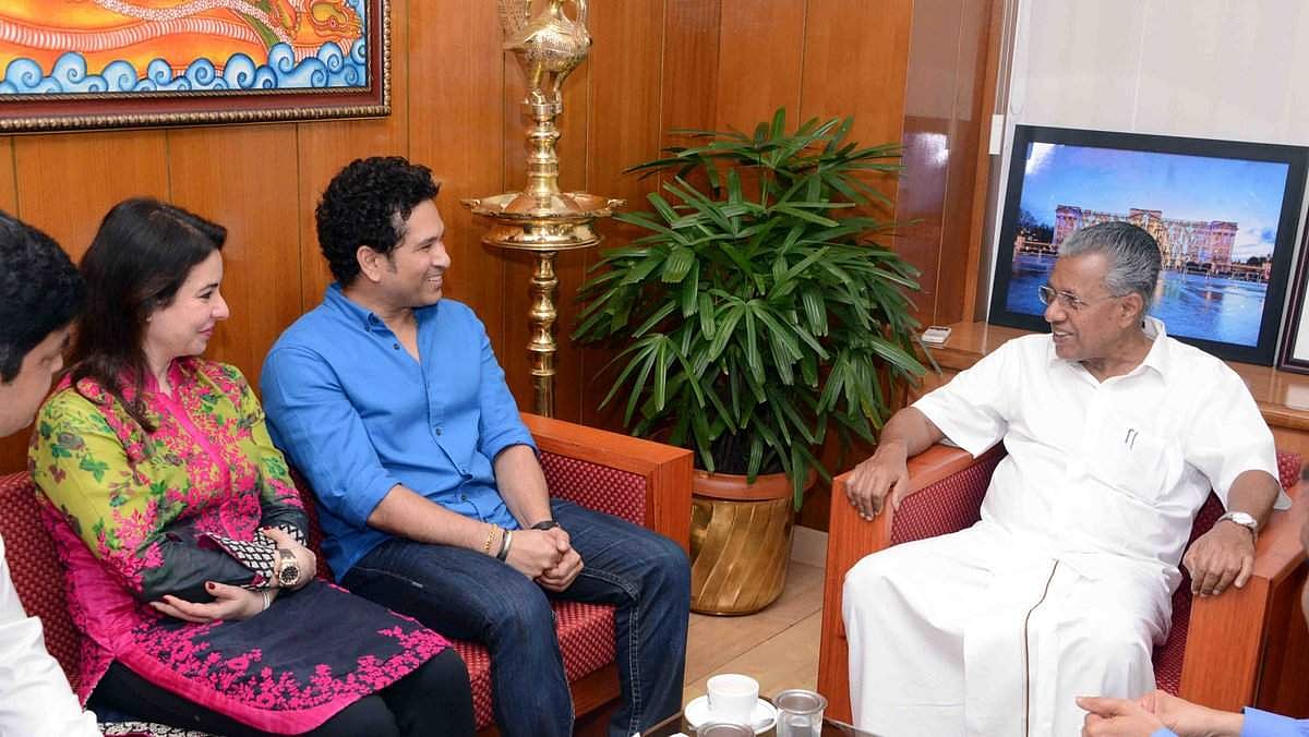 கேரள முதல்வரைச் சந்தித்தார் சச்சின்! கொல்கத்தாவில் ஐஎஸ்எல் இறுதிப் போட்டி!