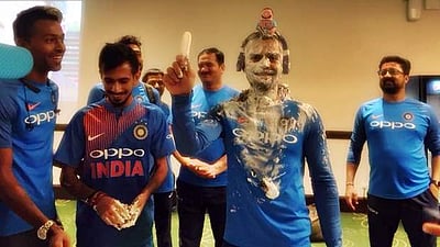 29-ஆவது பிறந்தநாள் கொண்டாடிய விராட் 'கிங்' கோலி