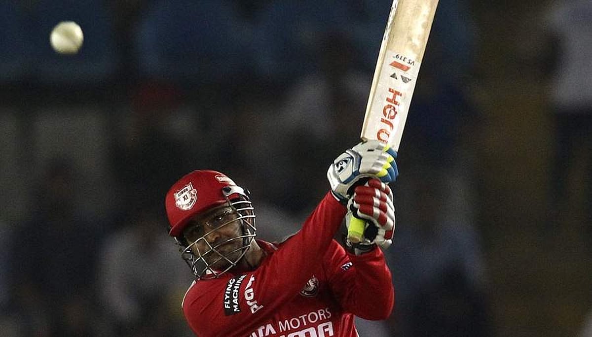 ஷார்ஜாவில் டி10 போட்டி: சேவாக், பொலார்ட் உள்ளிட்ட பிரபல வீரர்கள் பங்கேற்பு!