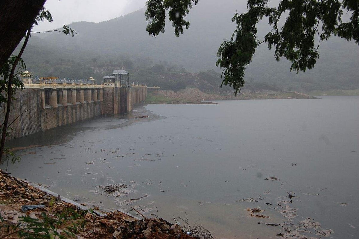 பருவ மழை நீடிப்பு: 2 ஆண்டுக்கு பிறகு 100 அடியை நெருங்குகிறது பாபநாசம்