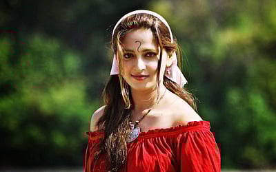 சமீபத்தில் உடல் எடை குறைத்த நடிகைகள் அனுஷ்கா மற்றும் ஹன்ஷிகா!