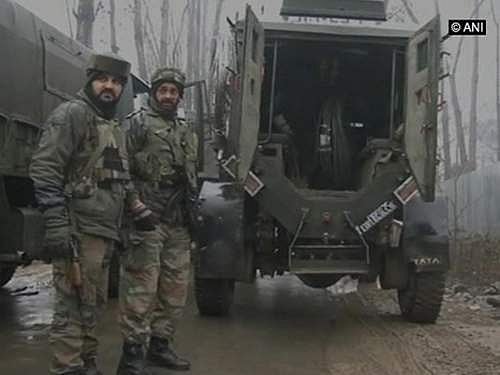 ஹந்த்வாராவில் நடைபெற்ற துப்பாக்கிச்சண்டையில் 3 பயங்கரவாதிகள் சுட்டுக்கொலை