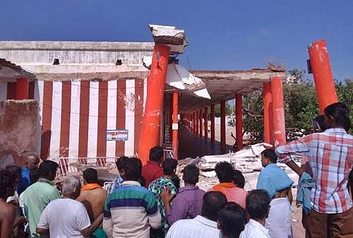 திருச்செந்தூர் சுப்பிரமணிய சுவாமி கோயில் பிரகார மண்டபம் இடிந்து விபத்து: பெண் ஒருவர் பலி